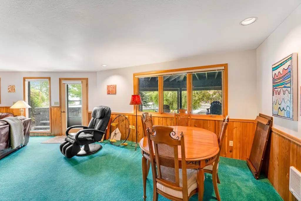 Lazy K on Peaceful Bay - Lake House