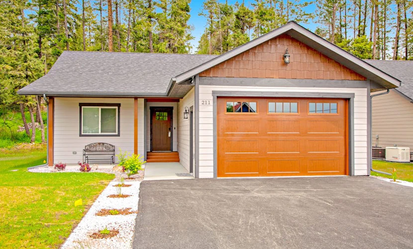 Relaxing single-level home with a patio, washer/dryer, & central AC