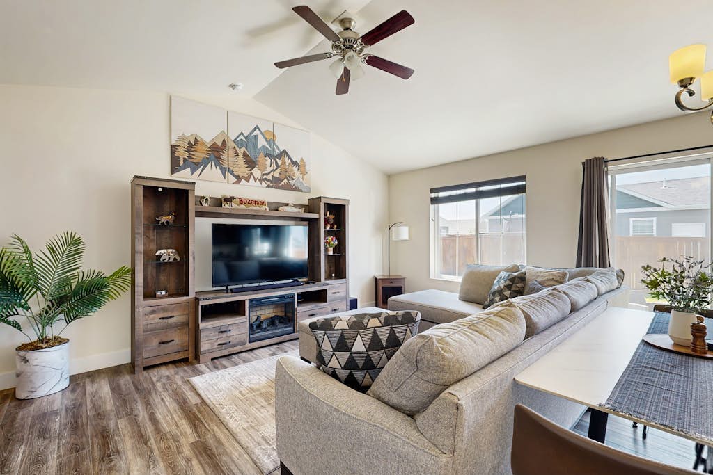 Bridger View Retreat | House in Belgrade with enclosed backyard, patio, & grill