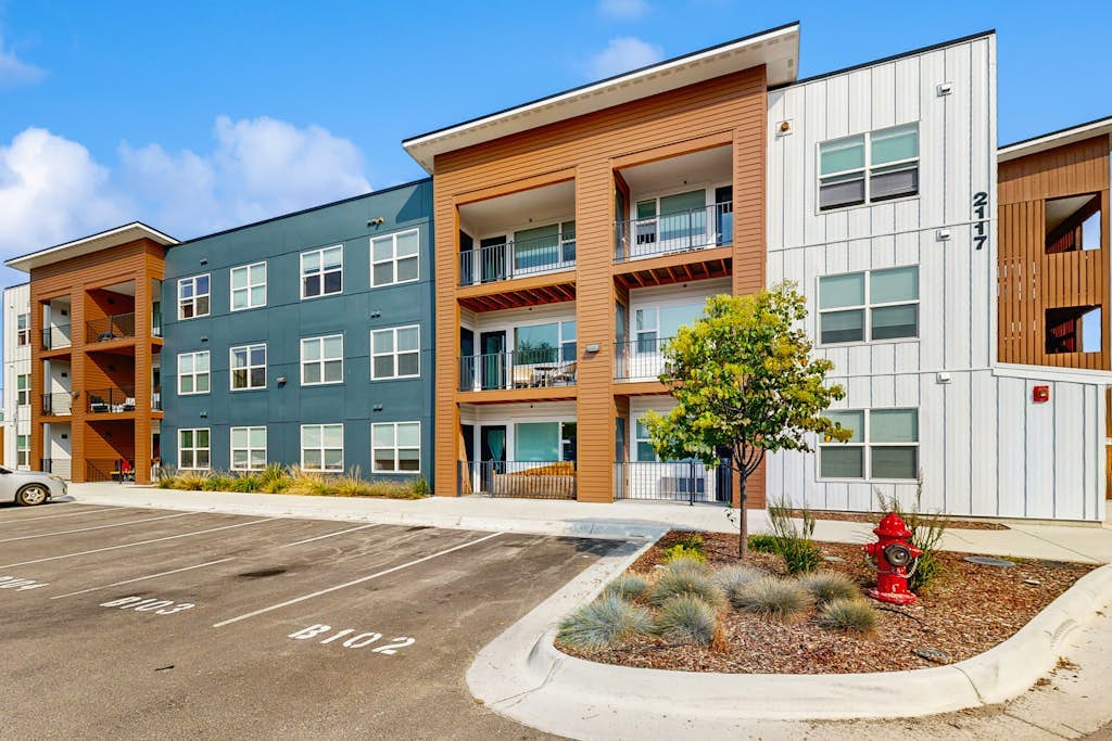Contemporary Kalispell condo for adventure lovers, pet friendly and WiFi