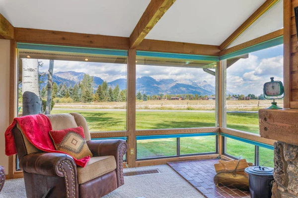 Amazing townhouse next to golf course with deck
