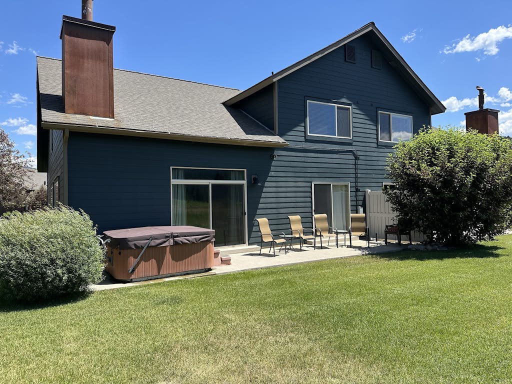 Modern Mountain Getaway with New Hot Tub – Big Sky, Montana