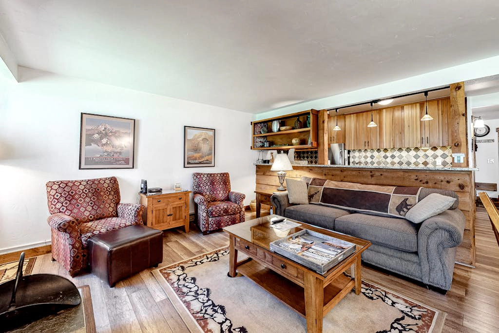 613 Tamarack