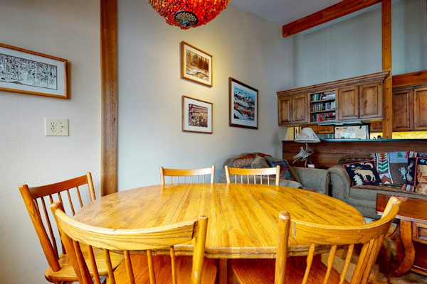 Beautiful country home with full kitchen & views from the private balcony