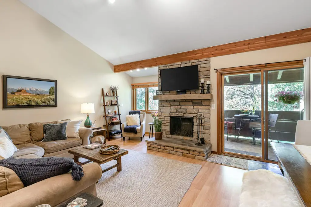 622 Tamarack