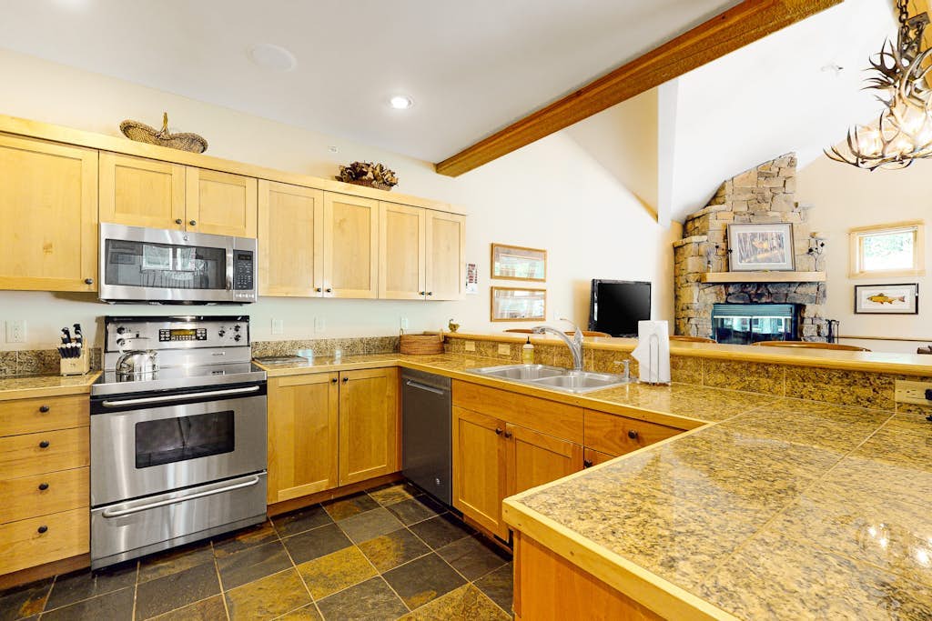 Spacious, ski-in/out home with furnished patio, private hot tub & grill