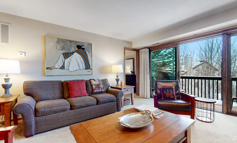 Mountain condo in downtown Teton Village w/shared hot tub, outdoor pools, & more