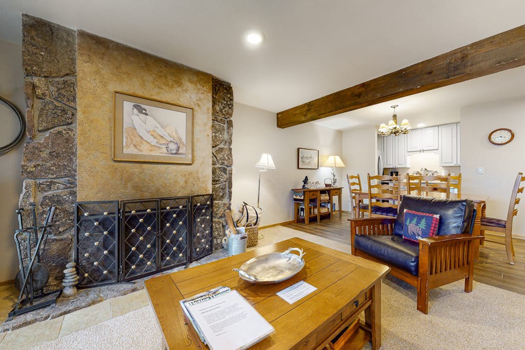 Mountain condo in downtown Teton Village w/shared hot tub, outdoor pools, & more