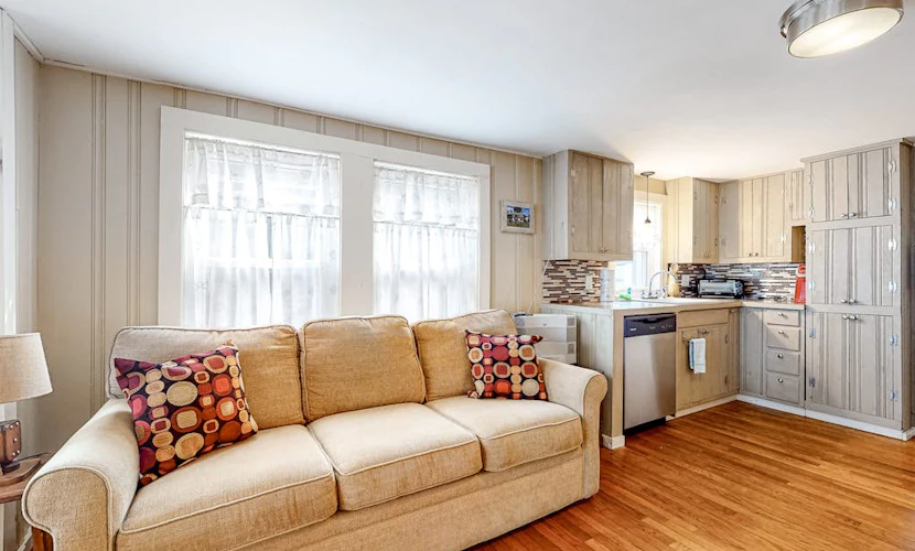 Comfortable home steps from beach with deck, grill, & washer/dryer