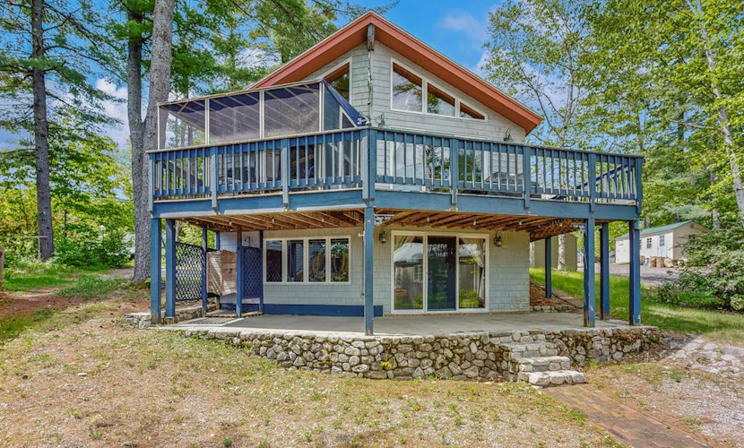 Summer Fun, Lake View, Firepit, Outdoor grilling, walk to the lake