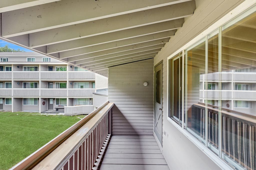 Mountain condo w/ shared indoor hot tub & pool - ski-in/ski-out access
