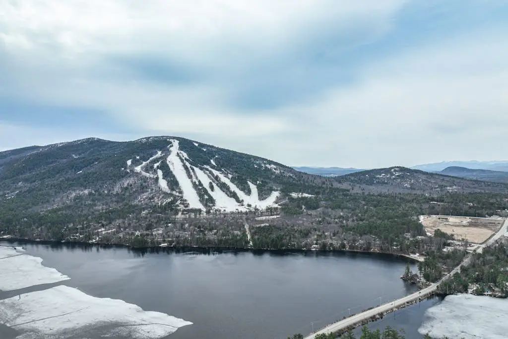 Lake View by the Mountain