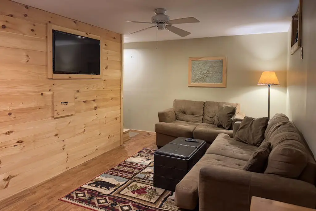 Pleasant Mountain Ski Chalet