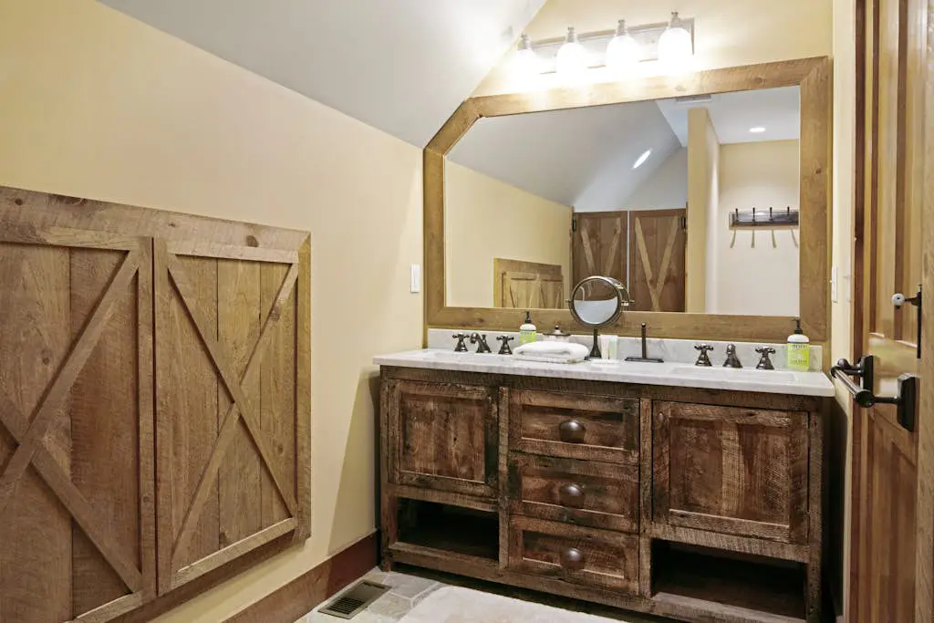 Mountain Estate Family Getaway
