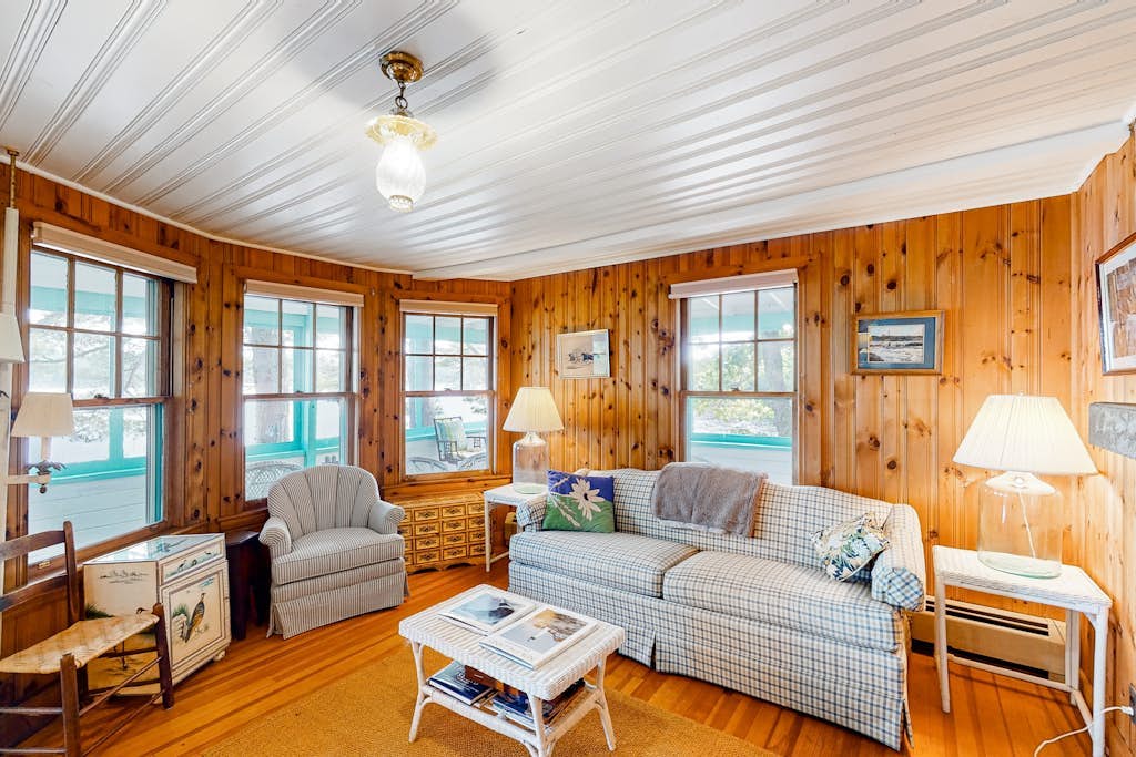 Naples Lakefront Retreat | Private Beach, Dock & Kayaks | Family + Dog friendly