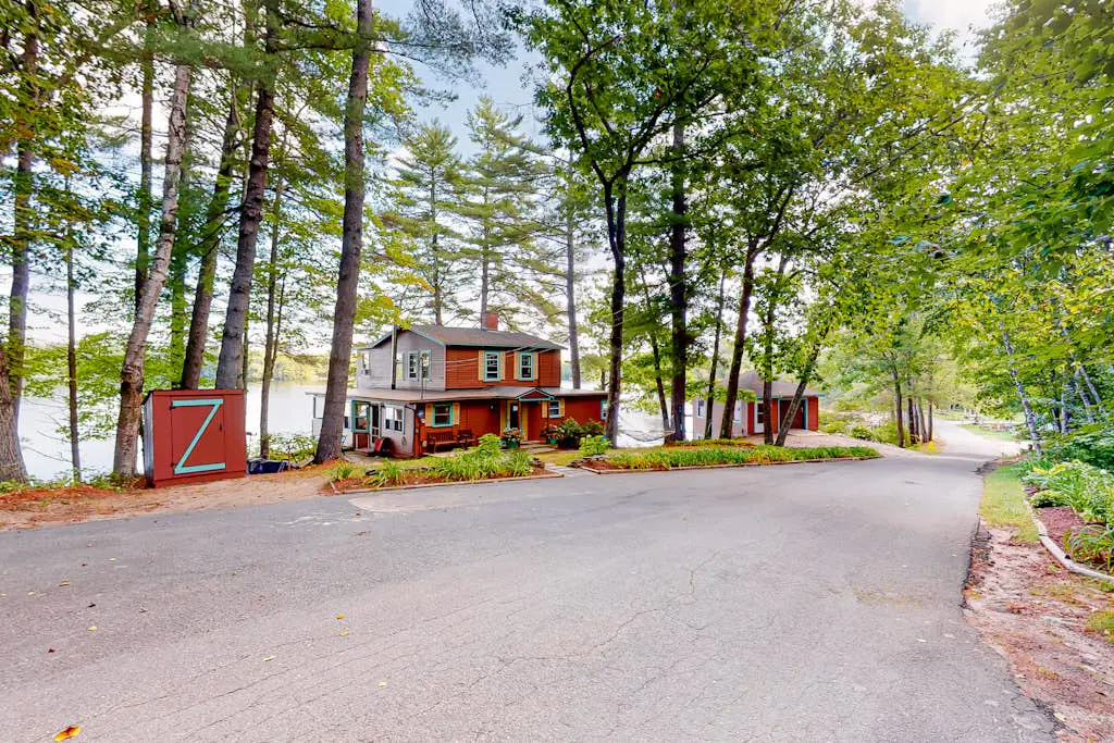 Lakefront Retreat