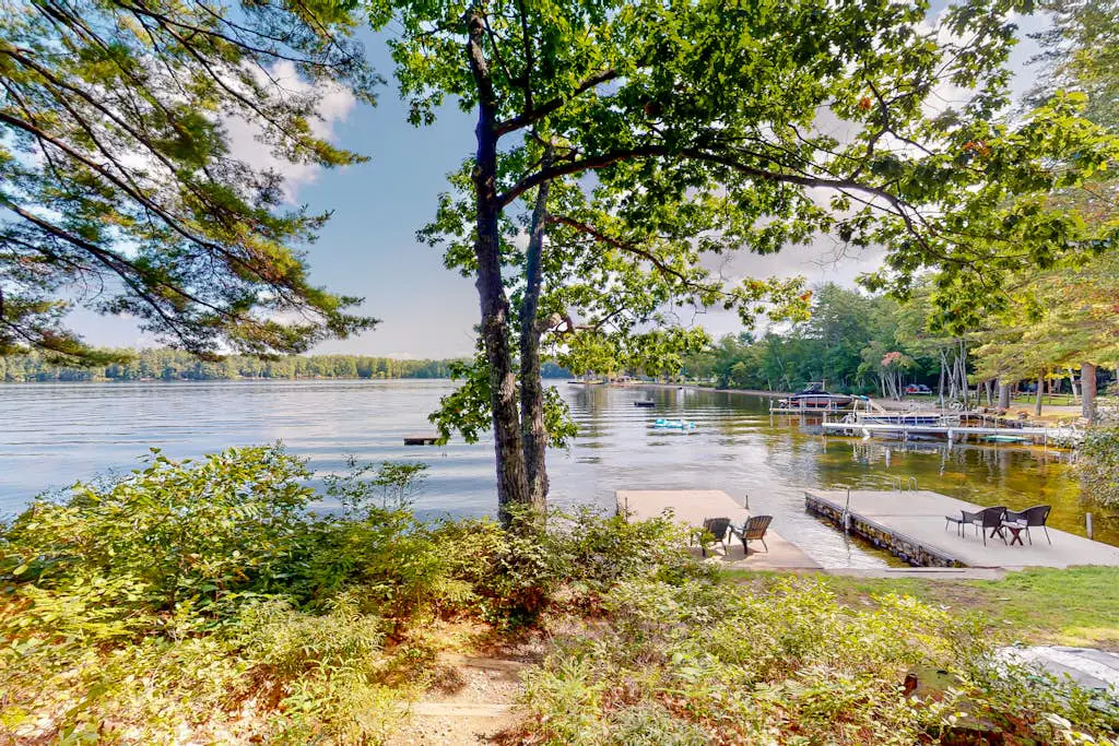 Lakefront Retreat