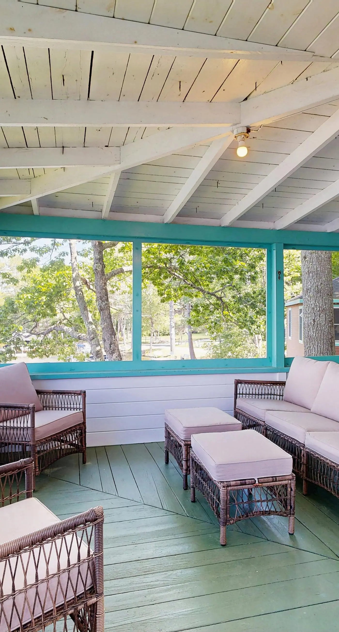 Lakefront Retreat