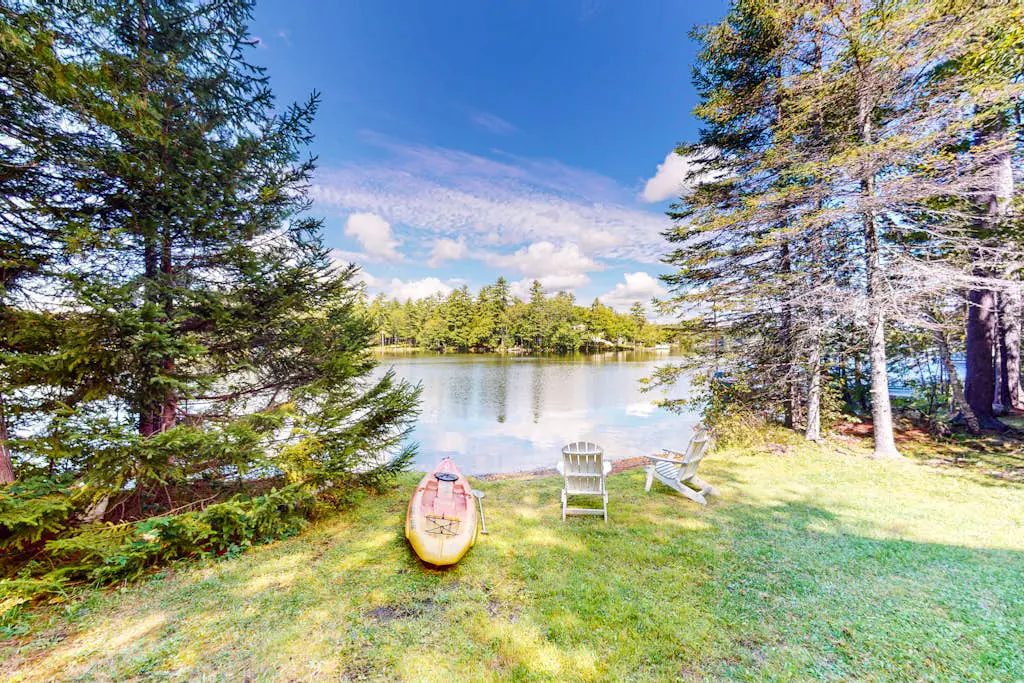 Lenas' Lakeside Cabin