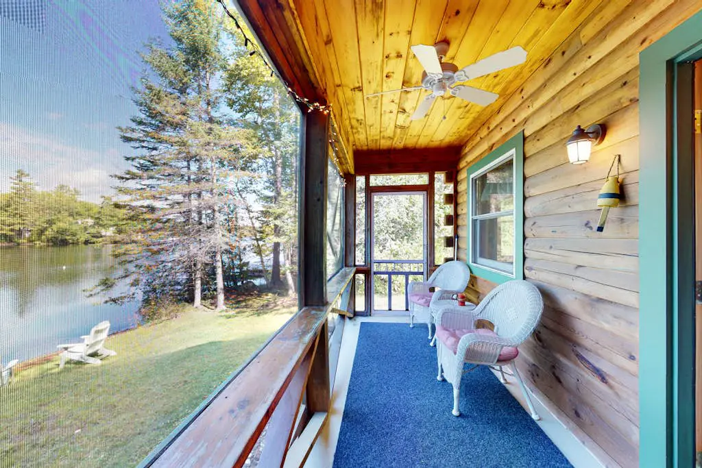 Lenas' Lakeside Cabin