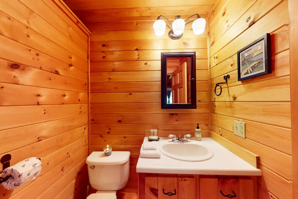 Lenas' Lakeside Cabin