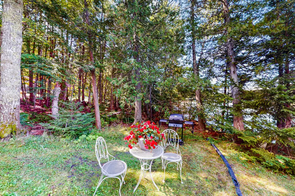 Lenas' Lakeside Cabin