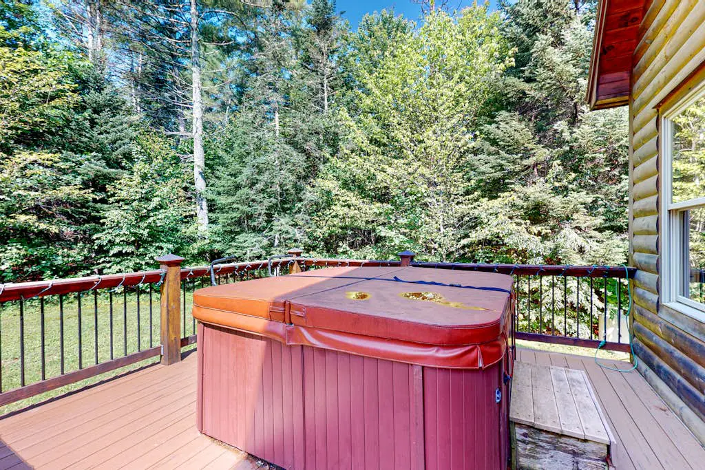Pinecone Lodge