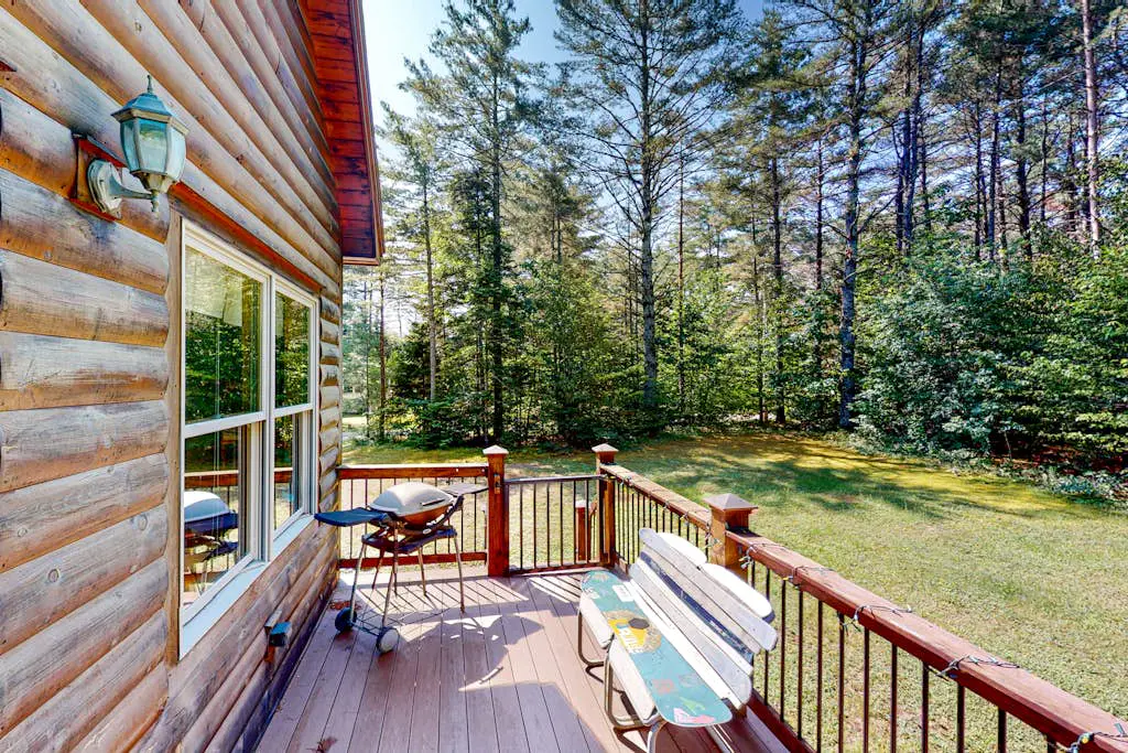 Pinecone Lodge