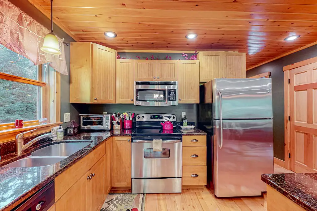 Pinecone Lodge
