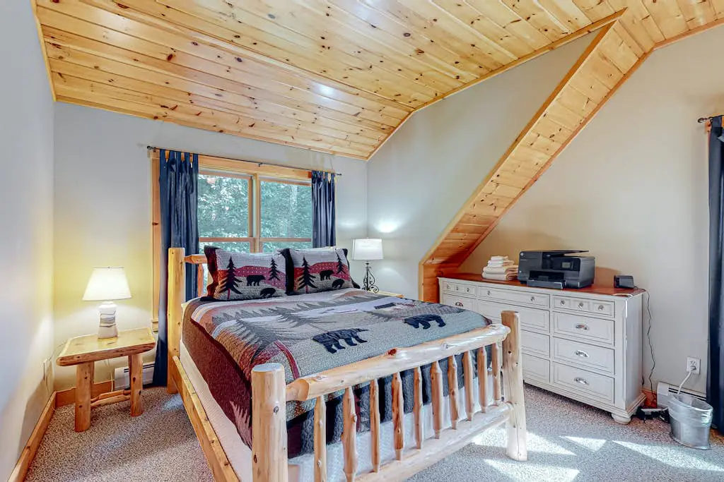 Pinecone Lodge
