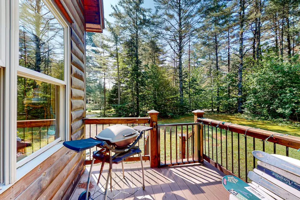 Pinecone Lodge