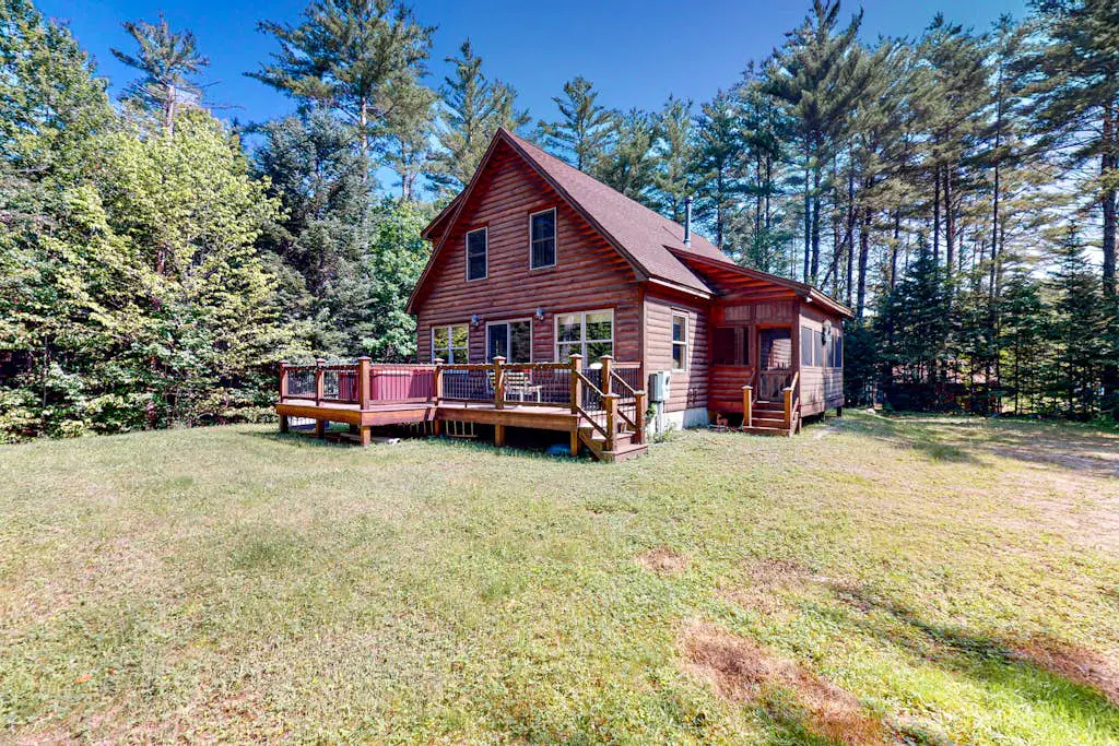 Pinecone Lodge