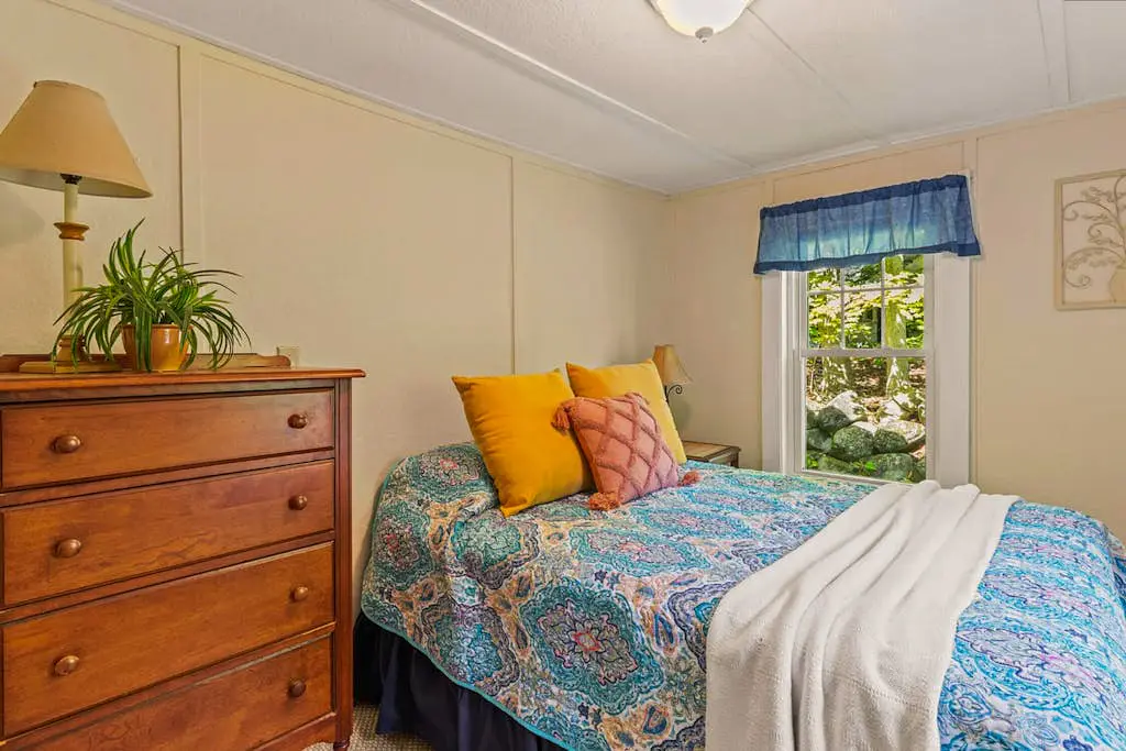 Sebago Shores Cottage