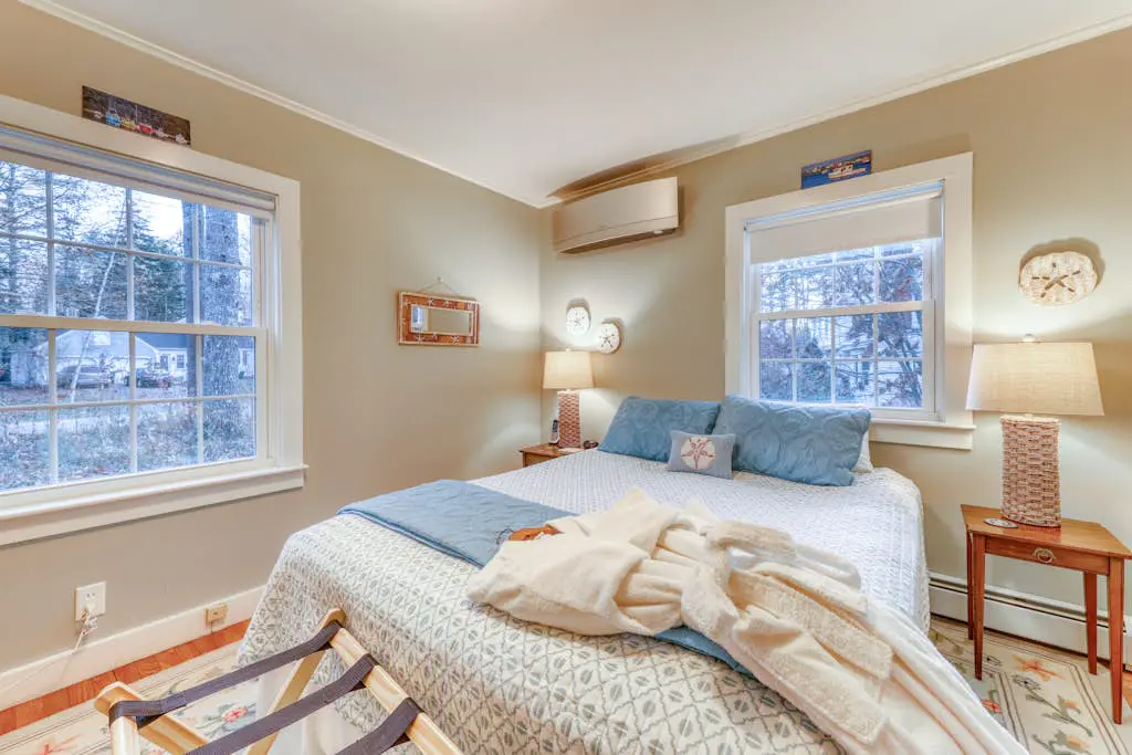 Kennebunk Family Cottage With Crib