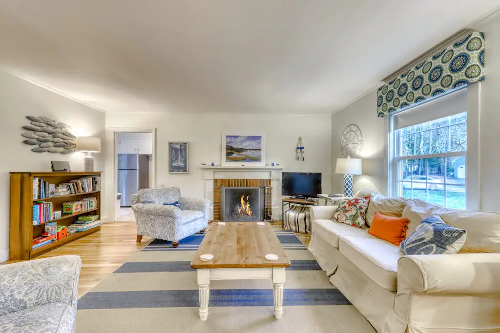 Kennebunk Family Cottage With Crib