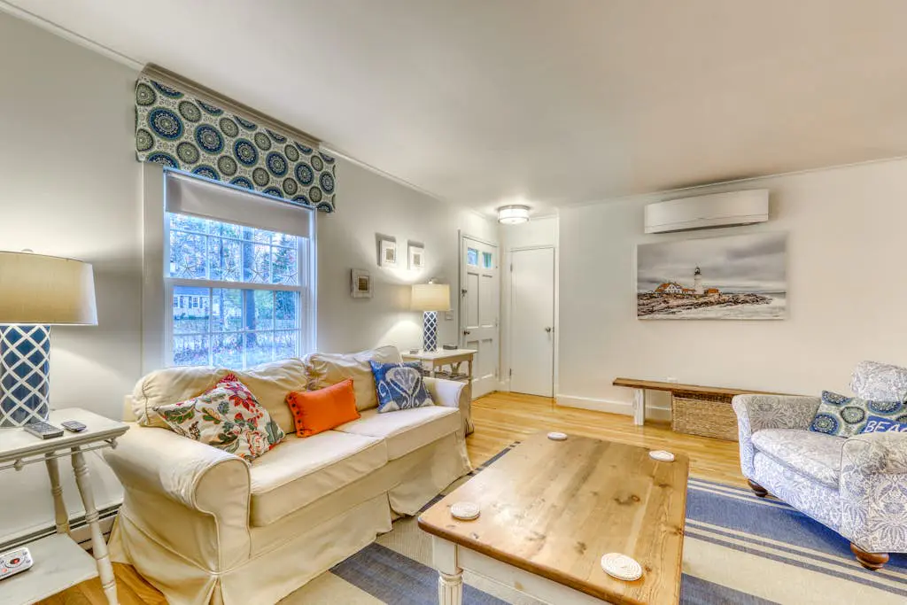 Kennebunk Family Cottage With Crib