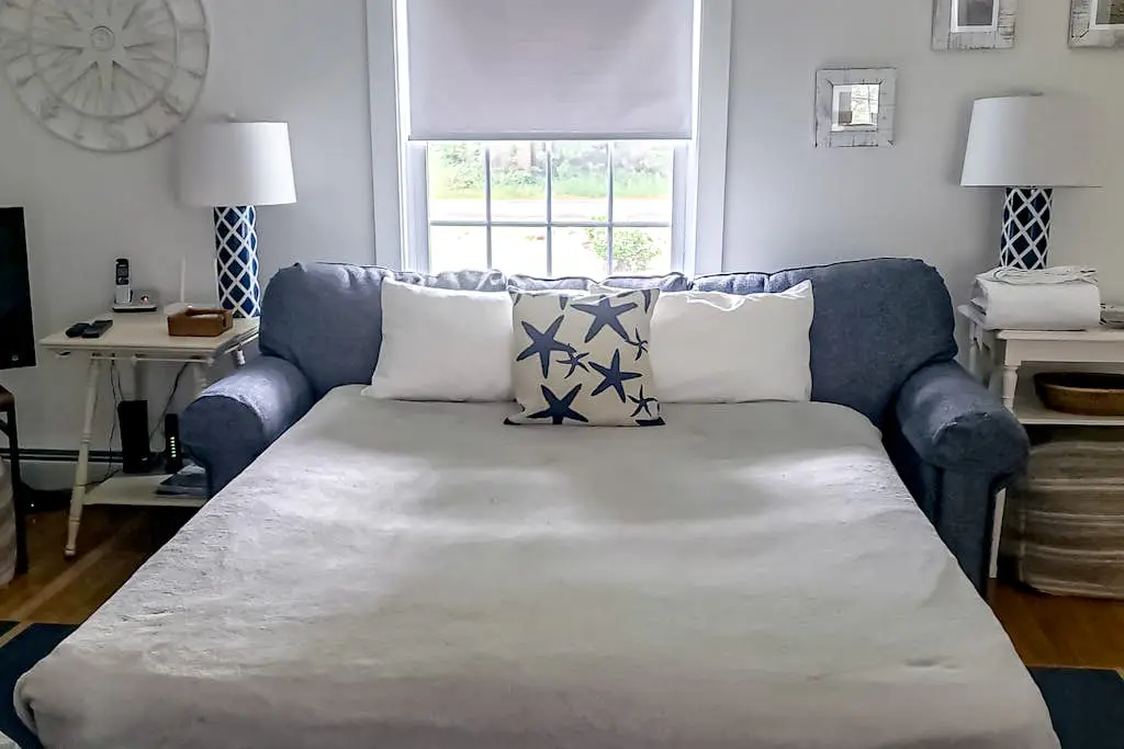 Kennebunk Family Cottage With Crib