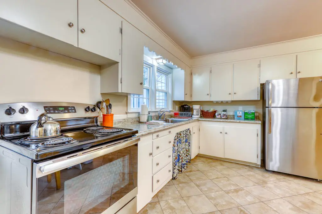 Kennebunk Family Cottage With Crib
