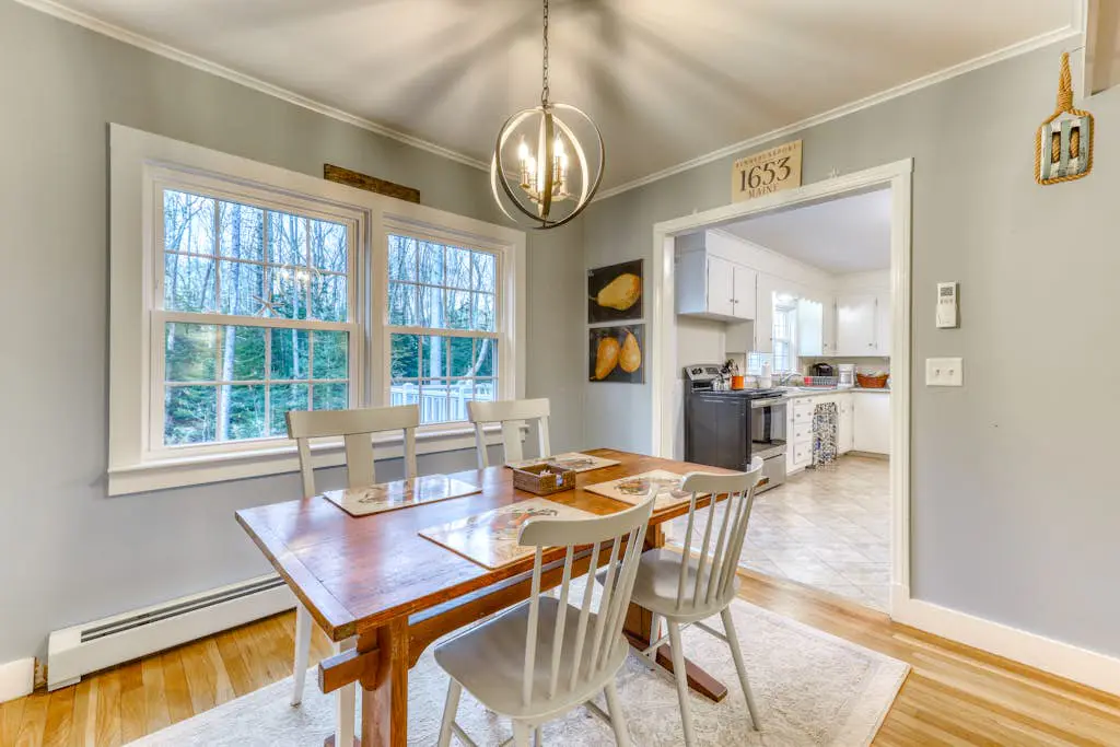 Kennebunk Family Cottage With Crib
