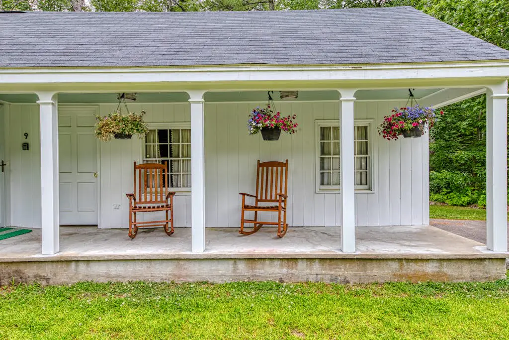 Kennebunk Family Cottage With Crib