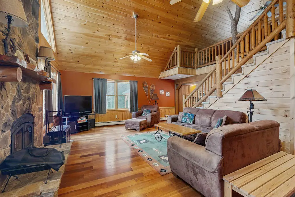Snowy Pines Lodge