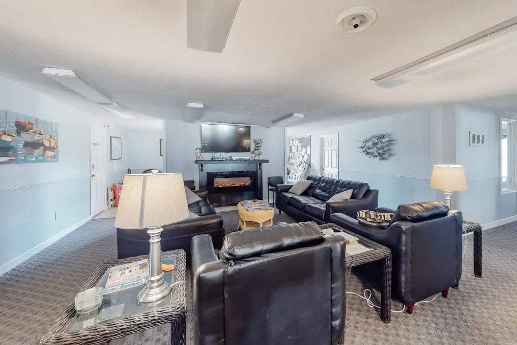 Wellington Manor 222
