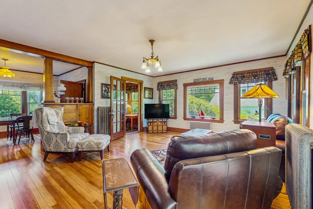 Riverbank Manor