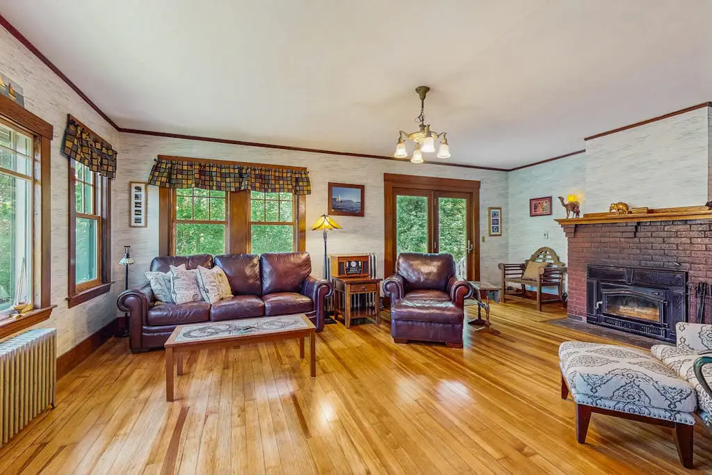 Riverbank Manor