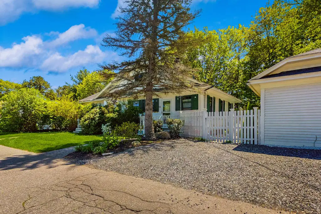 Riverbank Manor