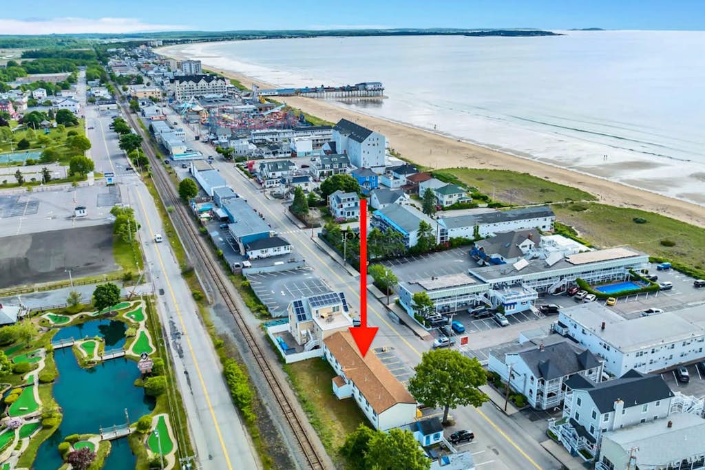 Cozy Coastal Condo with AC & Steps from the Beach & Family Fun