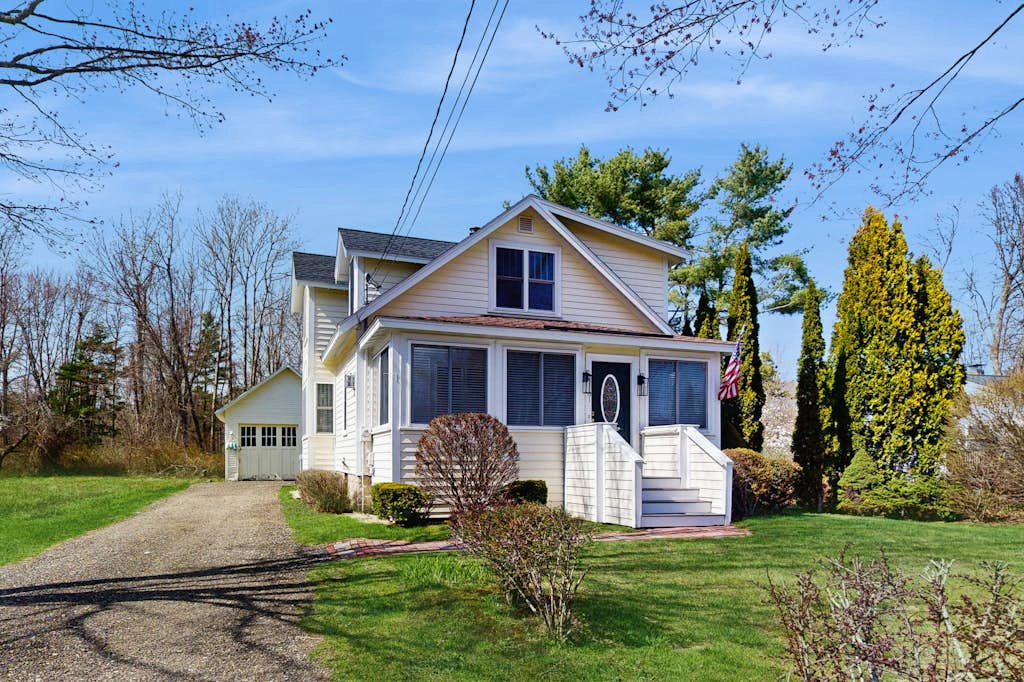 Quaint Bungalow