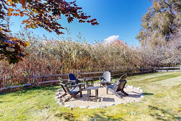 River view home within walking distance of the beach - bikes, grill, and yard