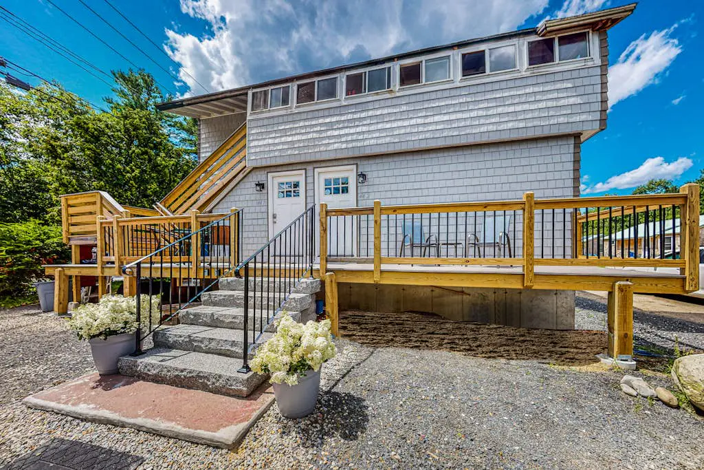 Shore breeze Inn - Tri-Plex