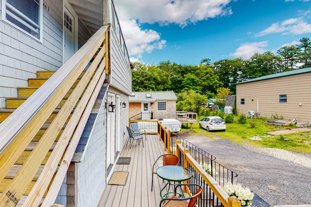Shore breeze Inn - Tri-Plex